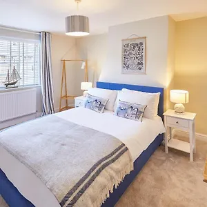 Host & - Spring , Whitby United Kingdom